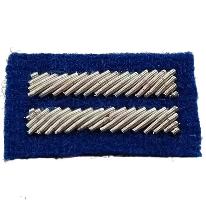 Dystynkcje-do-beretu-i-czapki-garnizonowej-posterunkowy