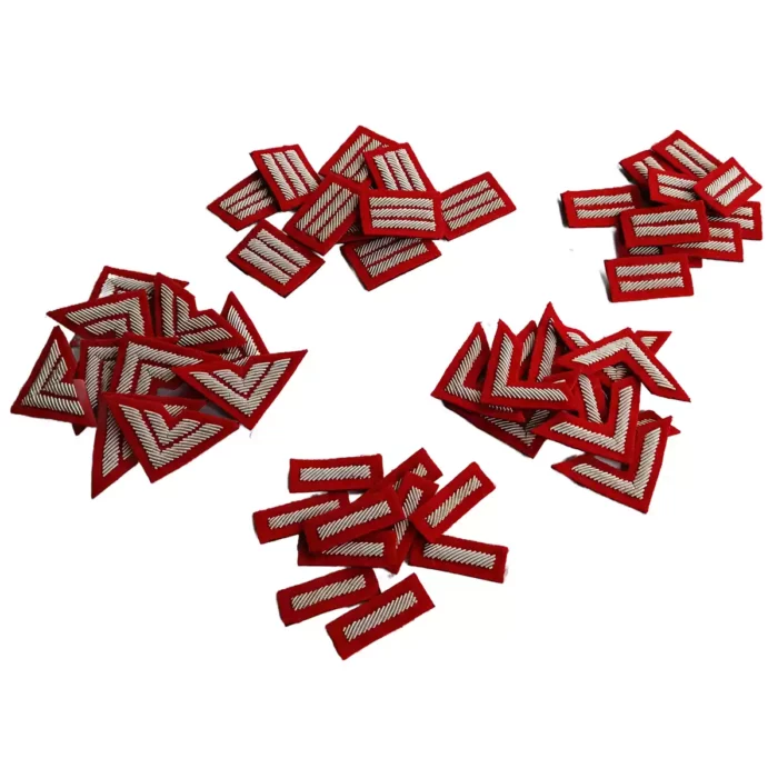 Dystynkcje-do-beretu-i-czapki-garnizonowej-czerwone